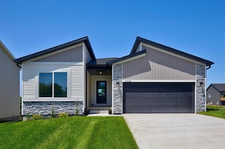 408 Napoli Ave, West Des Moines, IA 50266