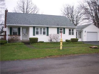 10 Butler Pkwy, Middleport, NY 14105