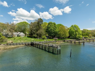 1015 Knollwood Ln, Mattituck, NY 11952