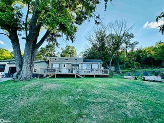 3157 Mississippi River Rd, Montrose, IA 52639