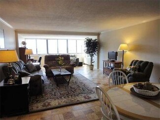 9 Hawthorne Place Unit 11A, Boston, MA 02114