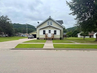 152 N Ohio St, Prairie Du Chien, WI 53821
