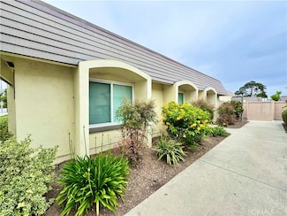 9556 Bloomfield St, Cypress, CA 90630