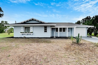 1201 Harkness Way, Sun City Center, FL 33573