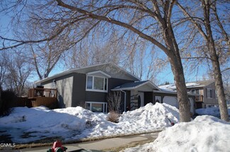 1011 Center Dr, Hazen, ND 58545