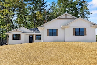 1093 Stordeur Dr, Green Bay, WI 54313