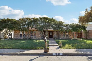 1926 Middle Glen Dr, Carrollton, TX 75007