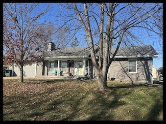 1307 Redbud Dr, Macon, MO 63552