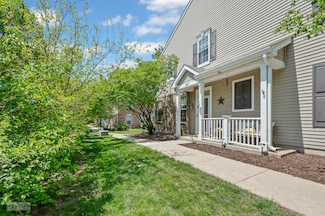 247 Springbrook Trail S Unit 1, Oswego, IL 60543