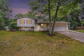 15485 Kelly St, Spring Lake, MI 49456