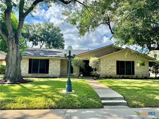 110 Kemble St, Victoria, TX 77904