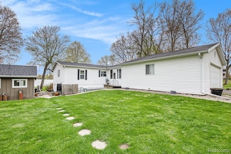347 Lou Alice Dr, Columbiaville, MI 48421