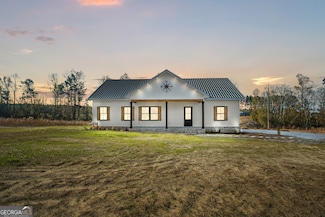217 Mimosa Dr, Swainsboro, GA 30401