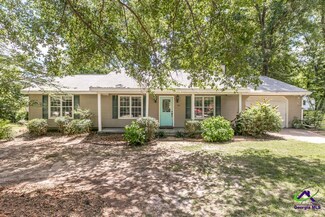 35 New St, Roberta, GA 31078