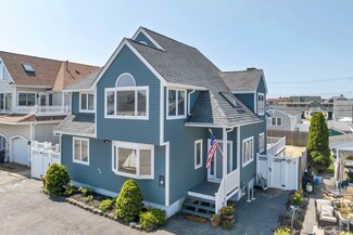 68 Pembroke St, Seabrook, NH 03874