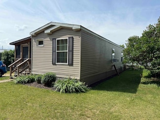 10 Nicole Dr, Saint Albans City, VT 05478