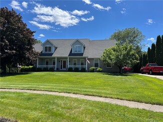 21 Meadow Ct, Canfield, OH 44406