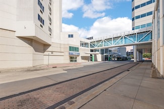 400 1st St SE Unit 203, Cedar Rapids, IA 52401
