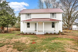 3 Transylvania St, Piedmont, SC 29673