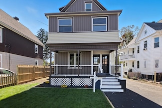 12 Saint James Ave, Holyoke, MA 01040