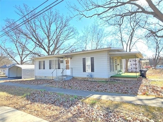 400 S 15th St, Independence, KS 67301