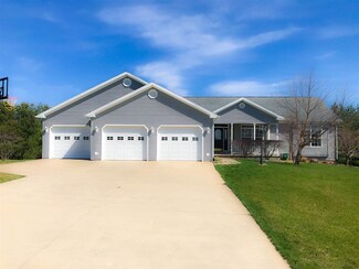 12200 N Camelot Trail, Milford, IN 46542