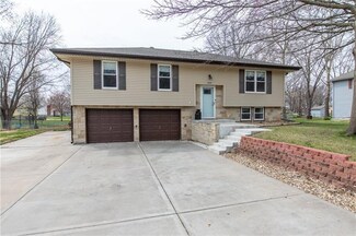 15315 S Circle Dr, Basehor, KS 66007