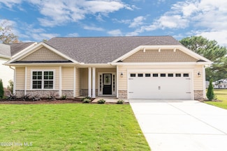 131 Firethorn Cir, Wallace, NC 28466