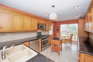 1768 Florida Dr, Seabrook, TX 77586