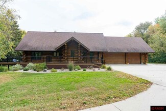 27 27 W Raven Rock Rd, Mankato, MN 56001