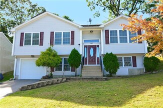 141 Whiting St, Cranston, RI 02920