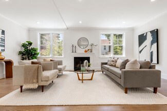 991-993 Washington St Unit 991, Newton, MA 02460