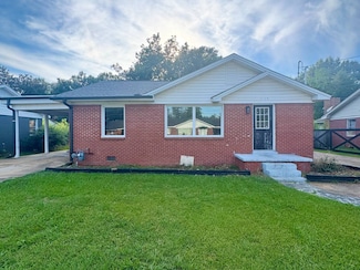 2135 Long St, Grenada, MS 38901