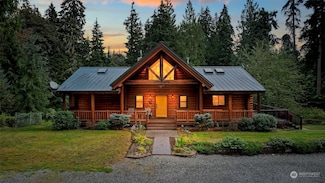 8327 Skinner Rd, Granite Falls, WA 98252