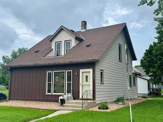 720 Fir Ave, Bird Island, MN 55310