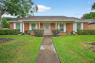 8530 Roos Rd, Houston, TX 77036