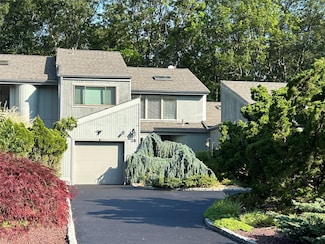 28 Timberline Cir, Port Jefferson, NY 11777