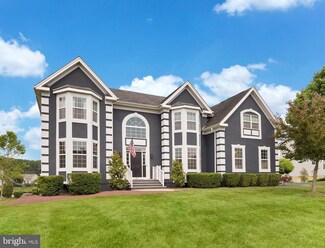 207 Leffler Cir, Florence, NJ 08518