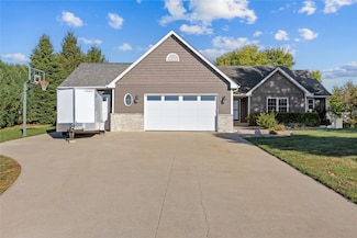 1206 Winchester Cir NE, Swisher, IA 52338