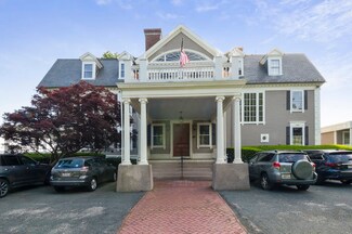 217 Hope St Unit 4, Bristol, RI 02809