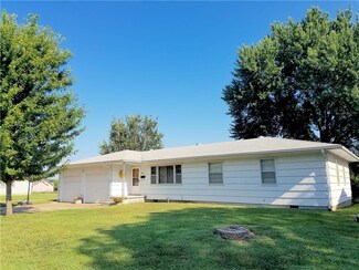 305 Kaw Ave, Garnett, KS 66032