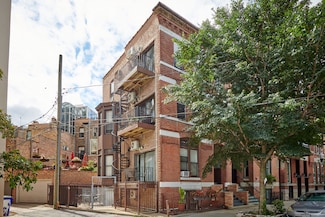 213 W Wisconsin St, Chicago, IL 60614