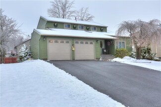 4985 Alexis Dr, Liverpool, NY 13090