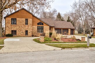 2137 Polk Dr, Ames, IA 50010