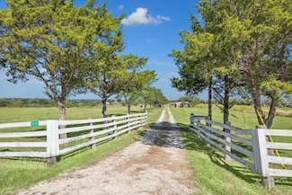 4277 Mustang Rd, Brenham, TX 77833