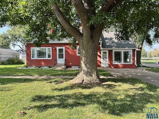 518 E Harrison St, Holstein, IA 51025