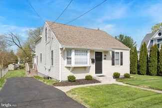 566 Bellevue Ave, Penndel, PA 19047