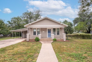 1104 S Walnut St, Brady, TX 76825