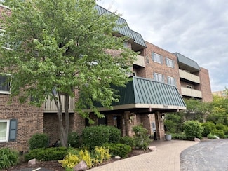 700 Perrie Dr Unit 416, Elk Grove Village, IL 60007
