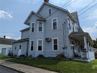 139 Wood St, Nazareth, PA 18064
